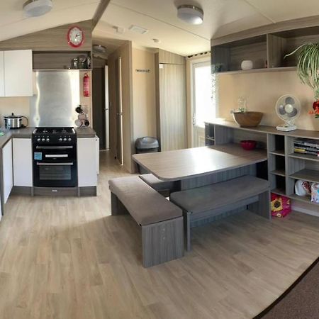 Lido Beach Caravan Prestatyn Bagian luar foto