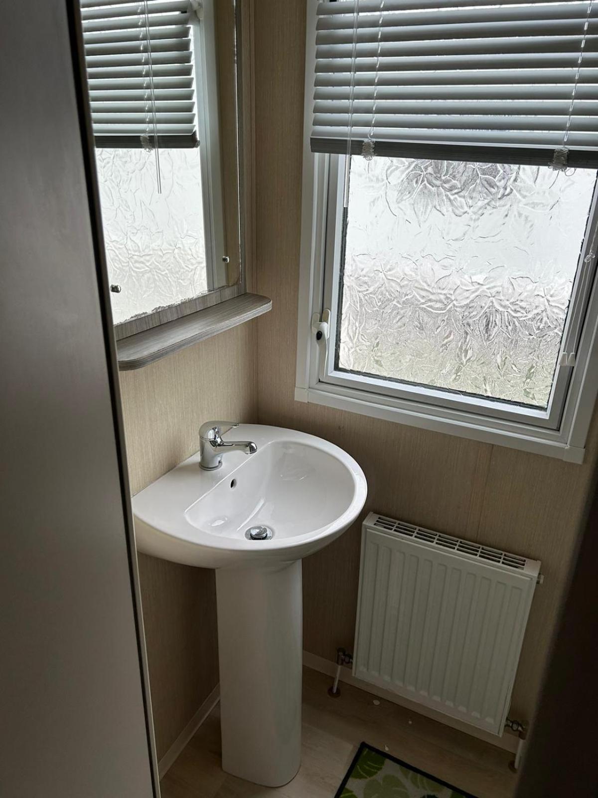 Lido Beach Caravan Prestatyn Bagian luar foto